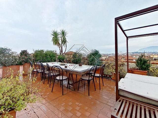Appartamento in vendita di 90 m² in Via Francesco Crispi