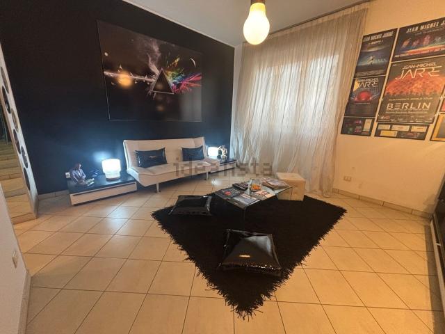 Appartamento in vendita di 90 m² in Via Francesco Baracca