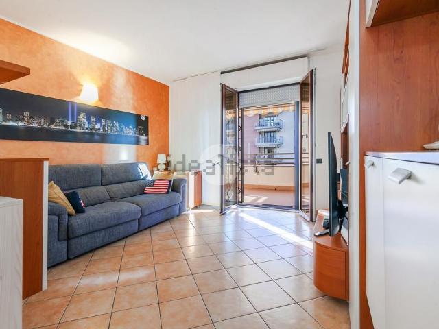 Appartamento in vendita di 90 m² in Via Francesco Gonin, 34