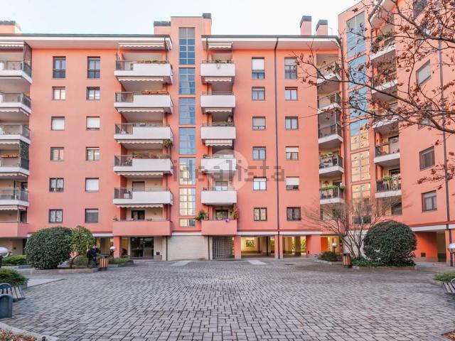 Appartamento in vendita di 90 m² in Via Francesco Gonin, 34
