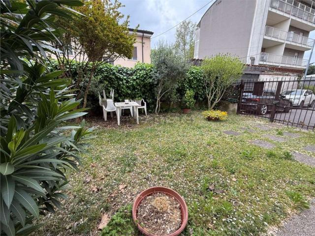 Appartamento in vendita di 90 m² in Via Francesco da Levanto, 4