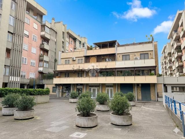 Appartamento in vendita di 90 m² in Via Francesco Ferraironi, 25