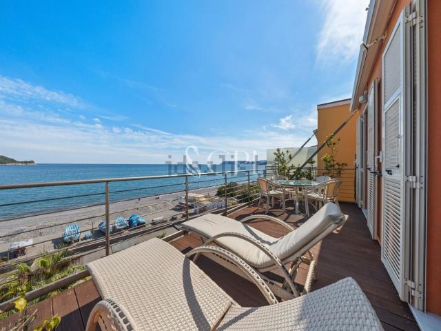 Appartamento in vendita di 90 m² in Via Francesco Maria Giancardi, 50