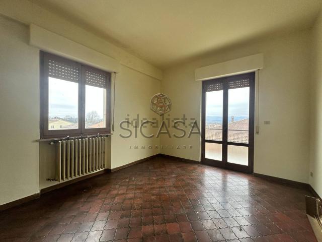 Appartamento in vendita di 90 m² in Via Francesco Petrarca, 14