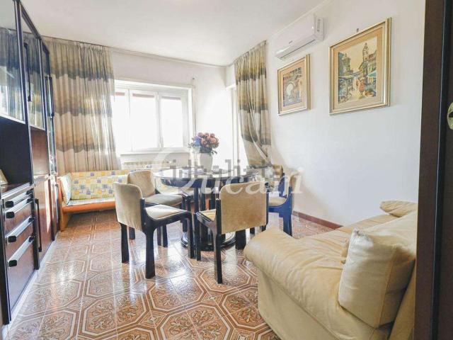 Appartamento in vendita di 90 m² in Via Francesco Pellegrini