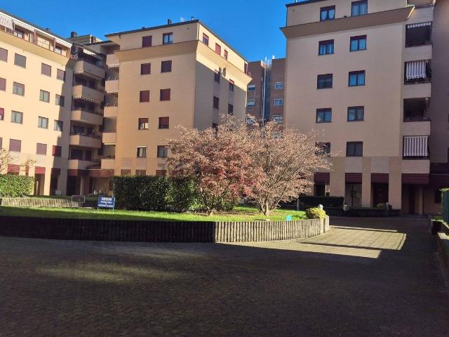Appartamento in vendita di 90 m² in Via G. D&apos Annunzio, 100