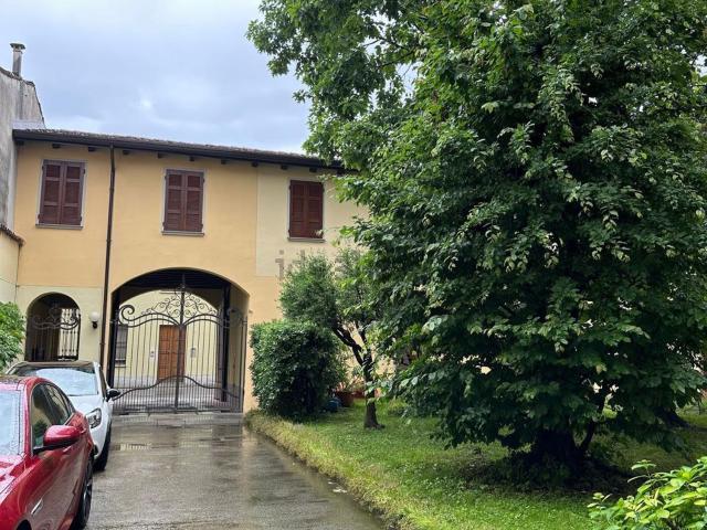 Appartamento in vendita di 90 m² in Via G. D&apos Annunzio, 3