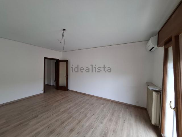 Appartamento in vendita di 90 m² in Via G. Leopardi