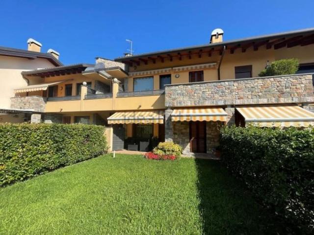 Appartamento in vendita di 90 m² in Via G. Pascoli, 34