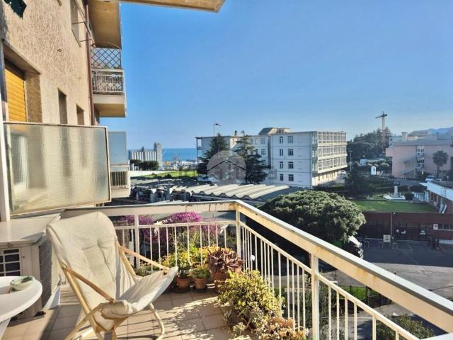 Appartamento in vendita di 90 m² in Via Genova, 17
