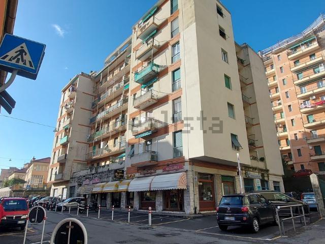Appartamento in vendita di 90 m² in Via Giovanni Arrivabene, 58