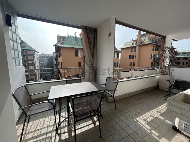 Appartamento in vendita di 90 m² in Via Giovanni Cantoni, 5