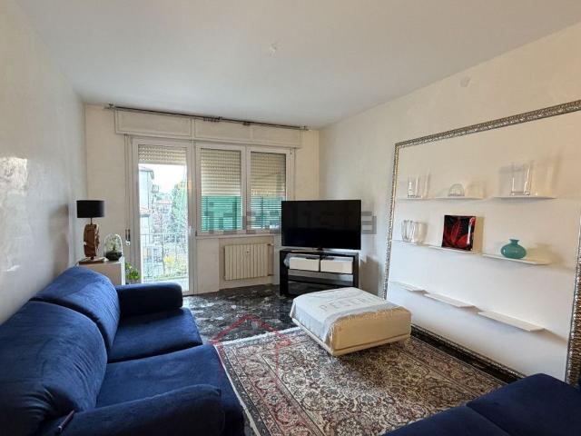 Appartamento in vendita di 90 m² in Via Giovanni d&apos Alemagna