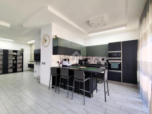 Appartamento in vendita di 90 m² in Via Giovanni De Tora, 3
