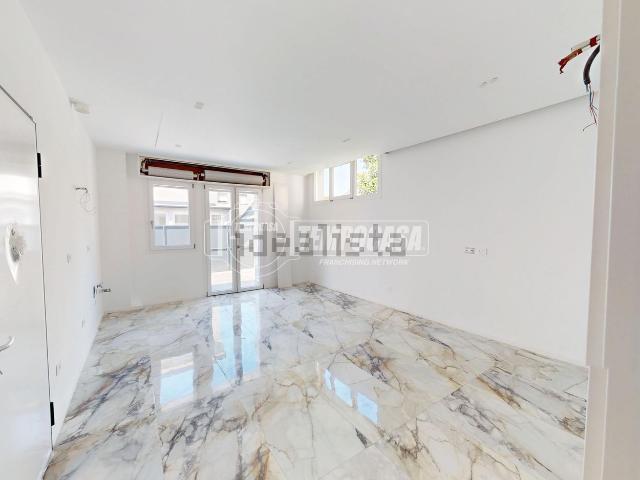 Appartamento in vendita di 90 m² in Via Giovanni Giacosa, 6