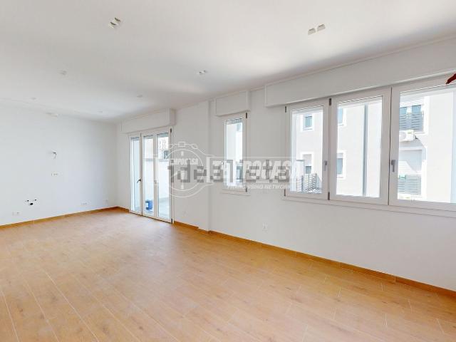Appartamento in vendita di 90 m² in Via Giovanni Giacosa, 6