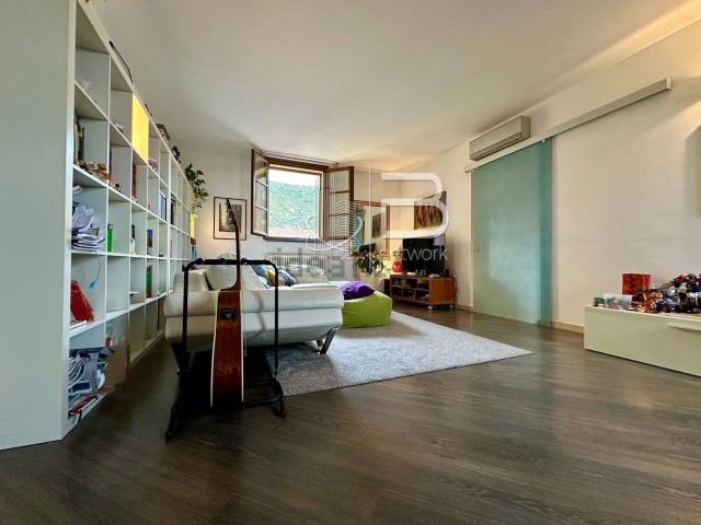 Appartamento in vendita di 90 m² in Via Giovanni Pascoli, 6