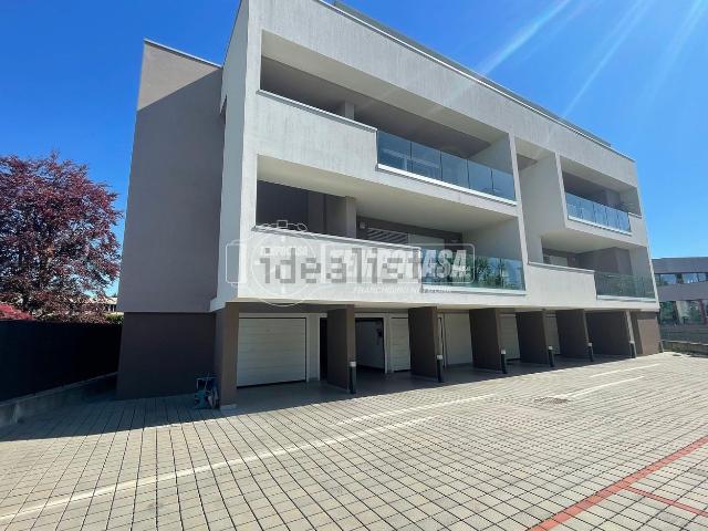 Appartamento in vendita di 90 m² in Via Giovanni Segantini, 38