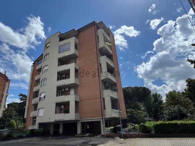 Appartamento in vendita di 90 m² in Via Giovanni Segantini, 49