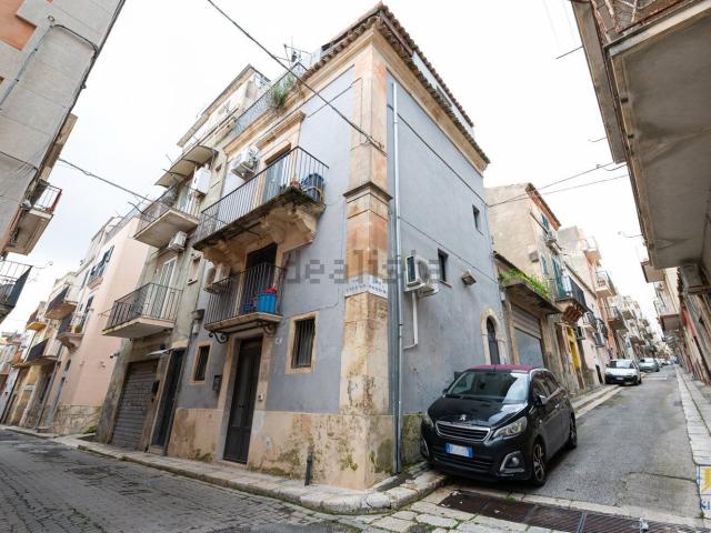 Appartamento in vendita di 90 m² in Via Gioacchino Rossini, 60