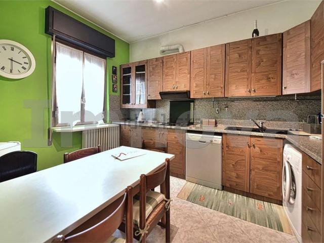 Appartamento in vendita di 90 m² in Via Giosuè Carducci, 8