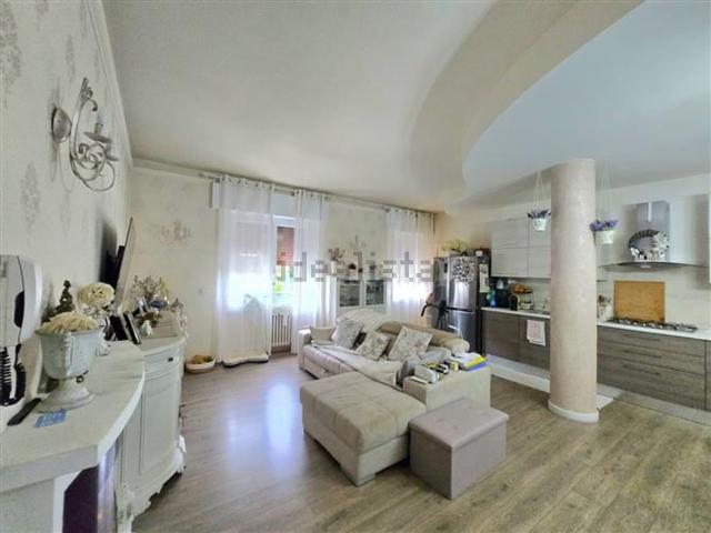 Appartamento in vendita di 90 m² in Via Giacomo Leopardi