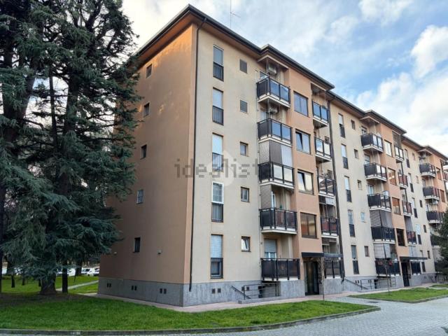 Appartamento in vendita di 90 m² in Via Giacomo Quarenghi, 34