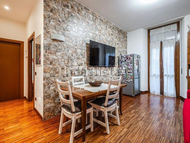 Appartamento in vendita di 90 m² in Via Gianfranco Zuretti, 8