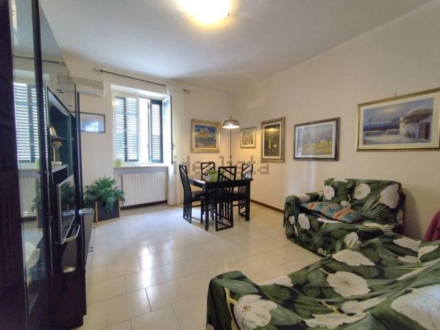 Appartamento in vendita di 90 m² in Via Giulio Petroni, 66