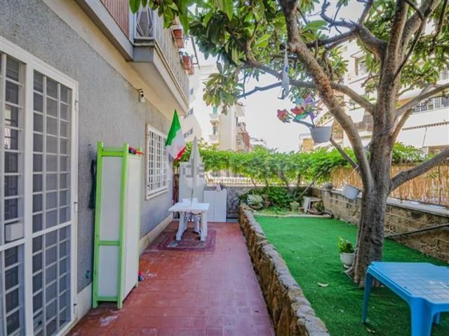 Appartamento in vendita di 90 m² in Via Giulio Tarra