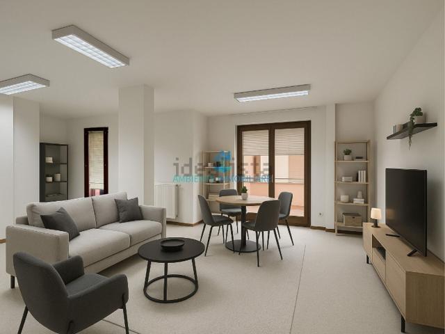 Appartamento in vendita di 90 m² in Via Giuseppe Chiarini