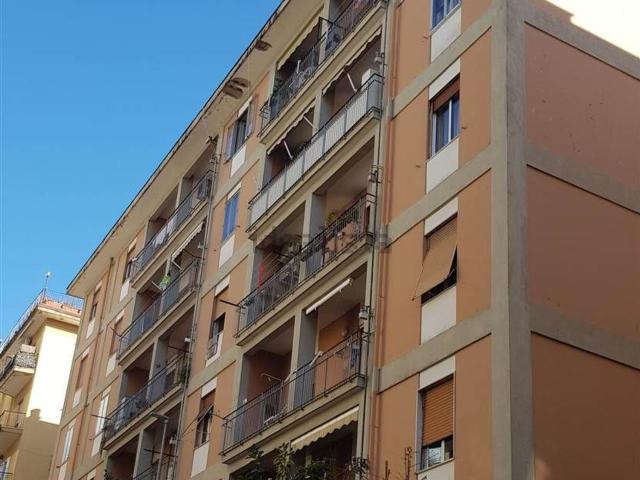 Appartamento in vendita di 90 m² in Via Giuseppe De Caro, 4