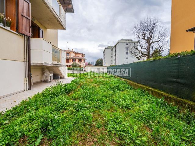 Appartamento in vendita di 90 m² in Via Giuseppe di Vittorio, 37
