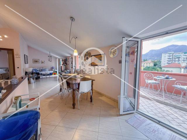 Appartamento in vendita di 90 m² in Via Giuseppe Garibaldi, 148