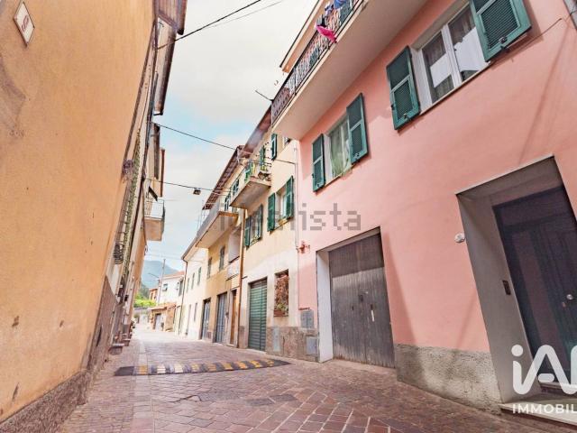 Appartamento in vendita di 90 m² in Via Giuseppe Garibaldi, 14