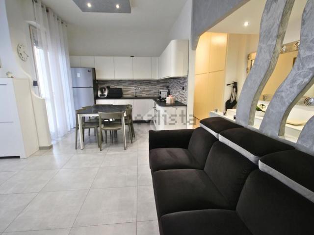 Appartamento in vendita di 90 m² in Via Giuseppe Parini, 31