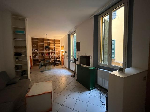 Appartamento in vendita di 90 m² in Via Giuseppe Petroni