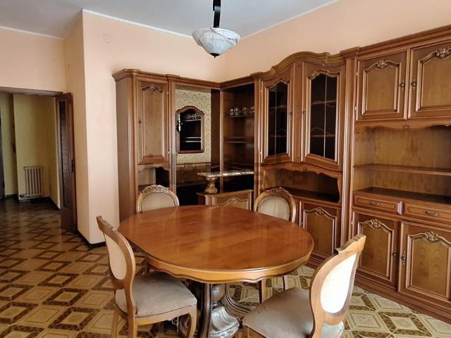 Appartamento in vendita di 90 m² in Via Giuseppe Ragnini