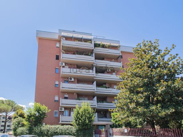 Appartamento in vendita di 90 m² in Via Giuseppe Rosaccio