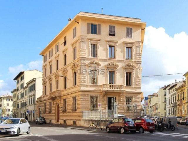 Appartamento in vendita di 90 m² in Via Goffredo Mameli