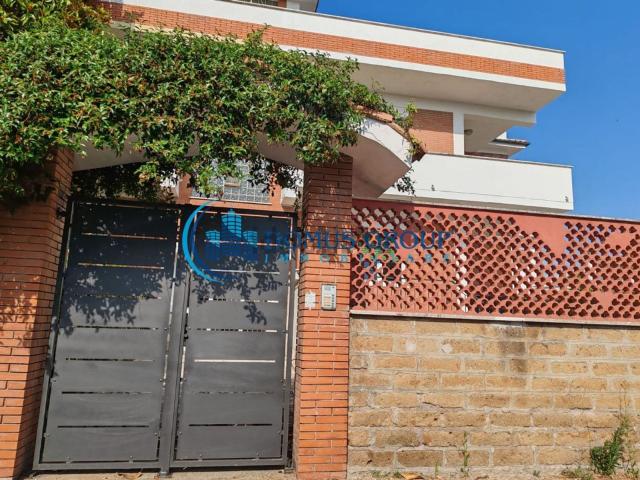 Appartamento in vendita di 90 m² in Via Glauco