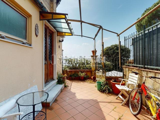 Appartamento in vendita di 90 m² in Via Inferiore Ravina
