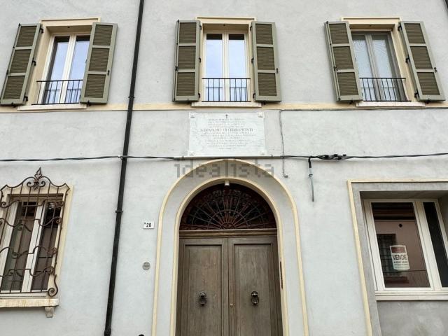 Appartamento in vendita di 90 m² in Via Isei