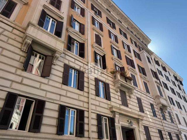 Appartamento in vendita di 90 m² in Via Iside, 12