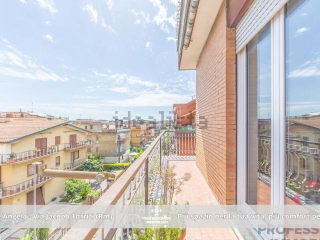 Appartamento in vendita di 90 m² in Via Jacopo Torriti