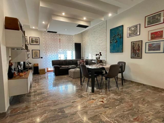 Appartamento in vendita di 90 m² in Via Jenne, 13
