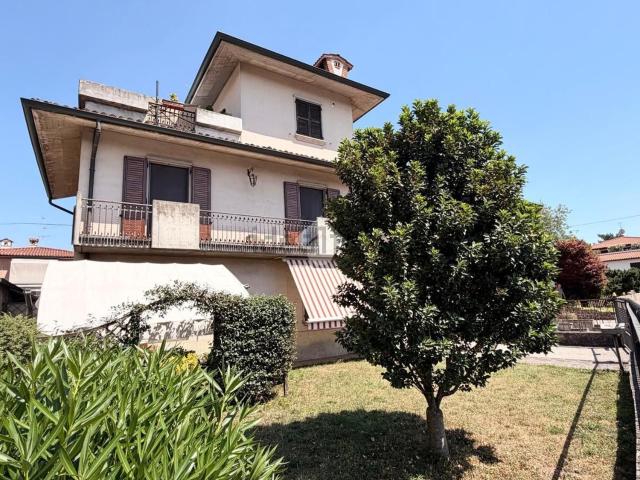 Appartamento in vendita di 90 m² in Via L. Einaudi, 4