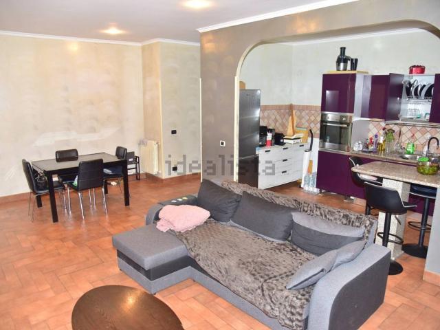 Appartamento in vendita di 90 m² in Via Lago di Garda