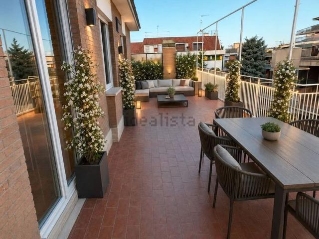 Appartamento in vendita di 90 m² in Via Laurentina, 185