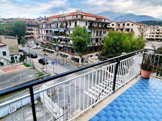 Appartamento in vendita di 90 m² in Via Lauro